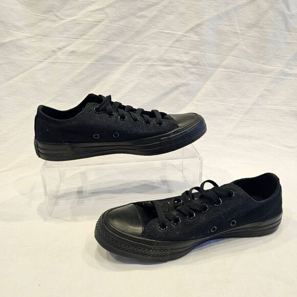 NWOB Converse Chuck Taylor All Star Canvas in Black Size 7 - Picture 1 of 5